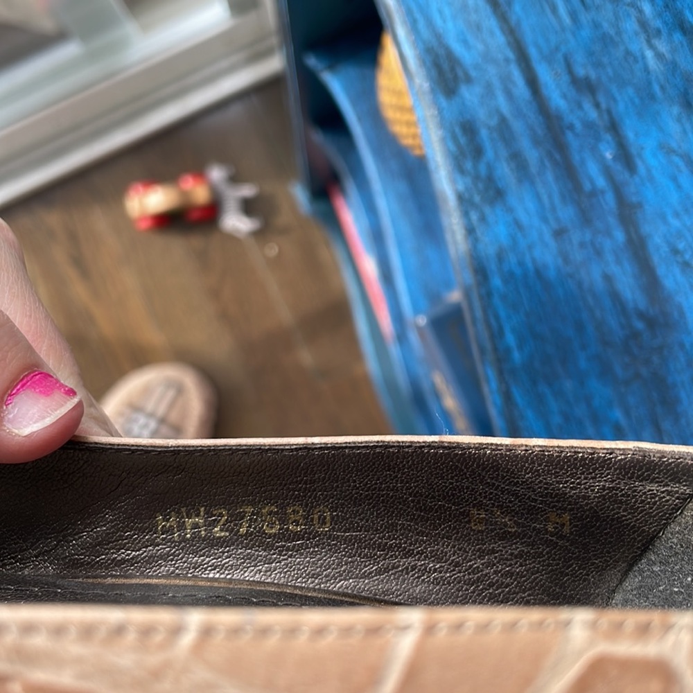 STUART WEITZMAN 8.5 used heels - Picture 17 of 17